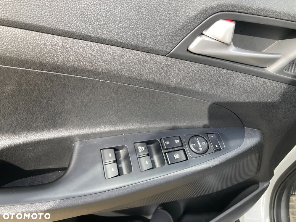 Hyundai Tucson 1.6 GDI BlueDrive Classic 2WD - 18