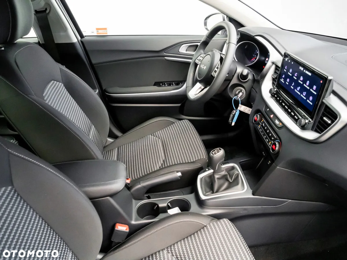 Kia Ceed 1.5 T-GDI M - 14