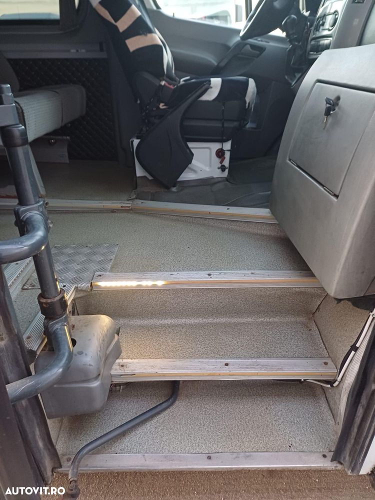 Mercedes-Benz Sprinter - 11
