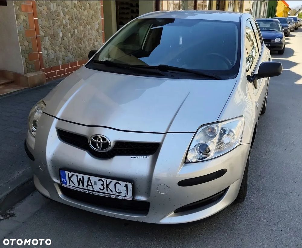 Toyota Auris - 2