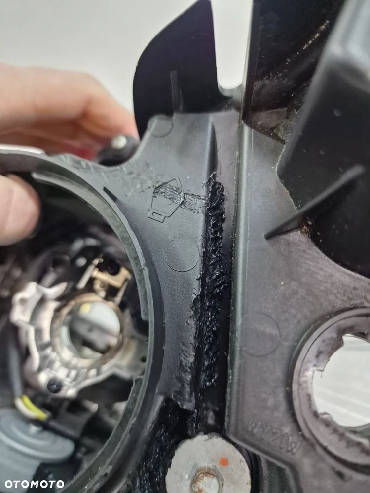 TOYOTA AVENSIS T27 LIFT 12- PRAWA LAMPA PRZEDNIA PRZÓD XENON , NR KOITO 05-28 , NR AUKCJI LPP53 - 13
