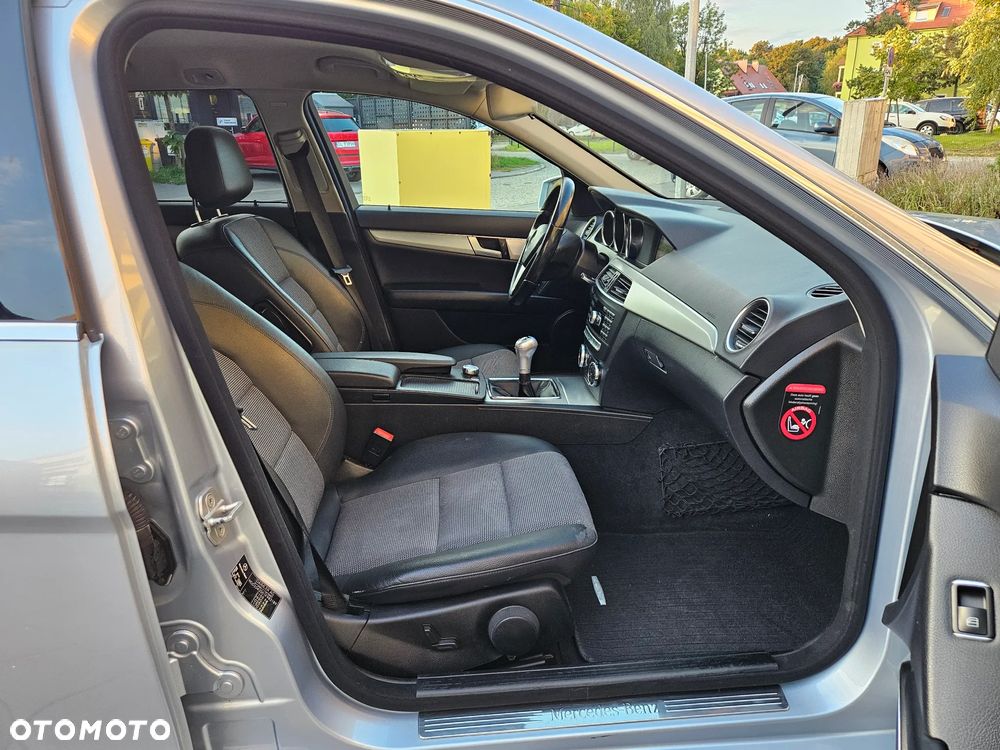 Mercedes-Benz Klasa C 180 T CDI DPF (BlueEFFICIENCY) Avantgarde - 11
