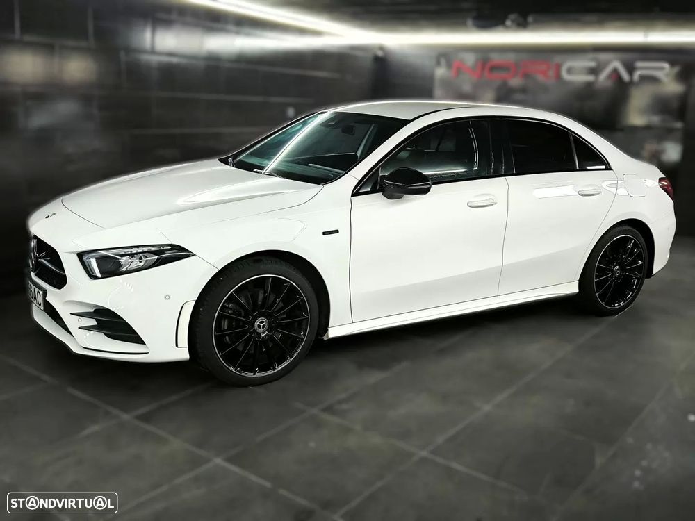 Mercedes-Benz A 250 Limousine e AMG Line - 34