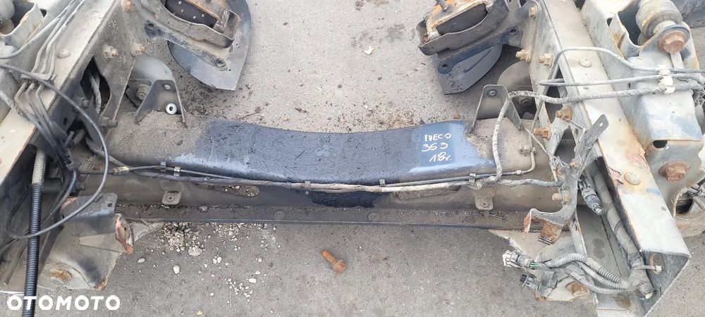 Iveco 35s15 2,3HPI 15-21r sanki zawieszenia wózek - 4
