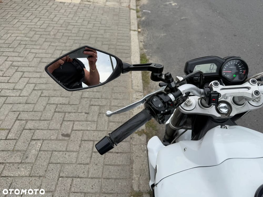 Yamaha FZ - 12