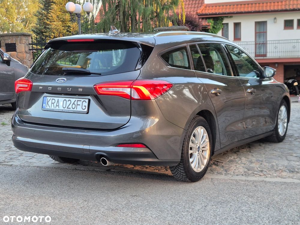 Ford Focus 1.5 EcoBlue Start-Stopp-System TITANIUM DESIGN - 6