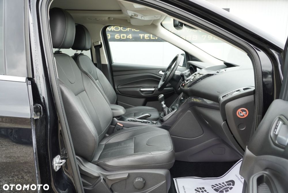 Ford Kuga 2.0 TDCi 2x4 ST-Line - 6