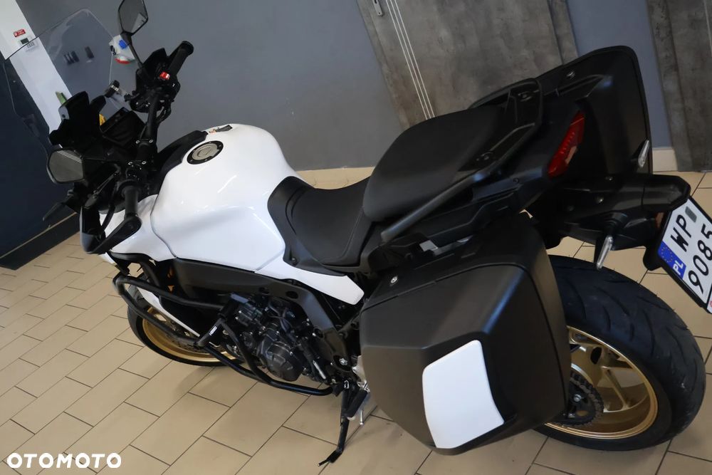 Yamaha MT - 28