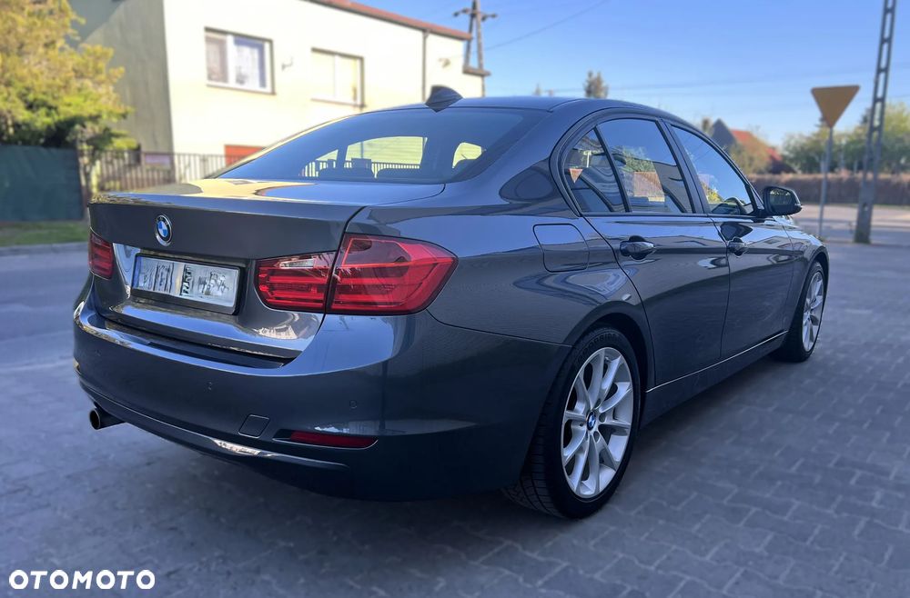BMW Seria 3 316i - 21