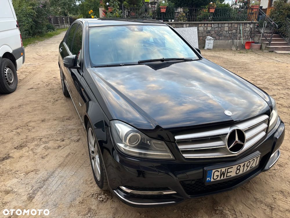 Mercedes-Benz Klasa C 300 CDI BlueEff 4-Matic Avantgarde - 2