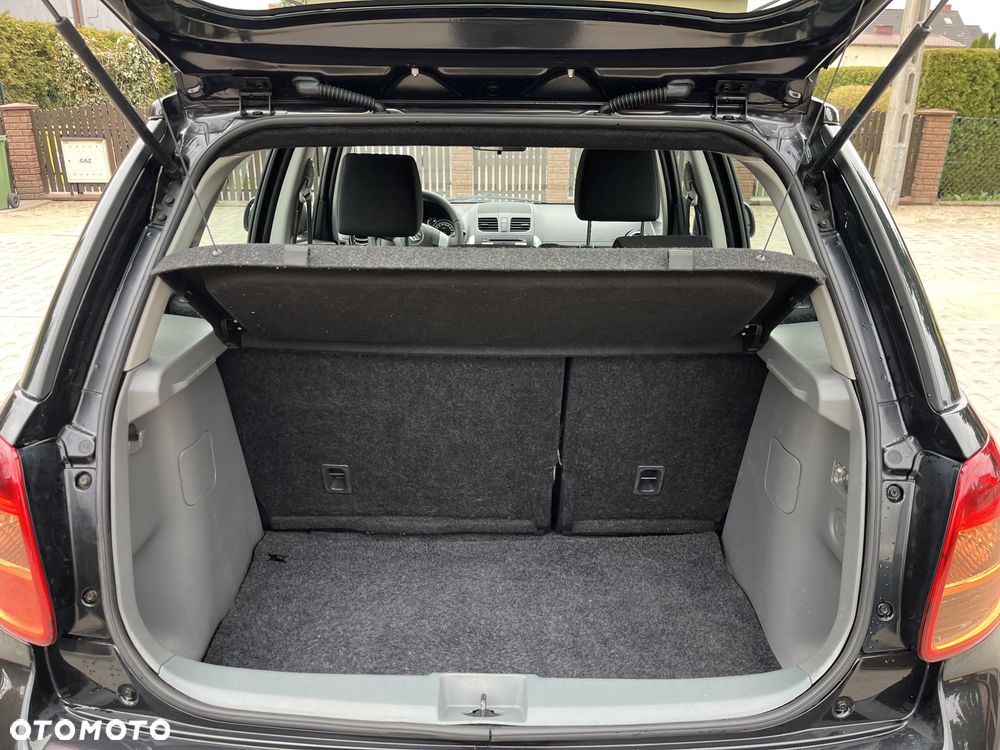 Suzuki SX4 Classic 1.6 VVT 4x4 Comfort - 10