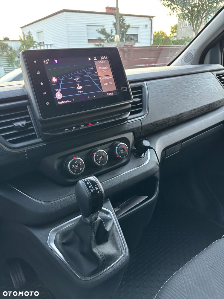 Renault Trafic - 12