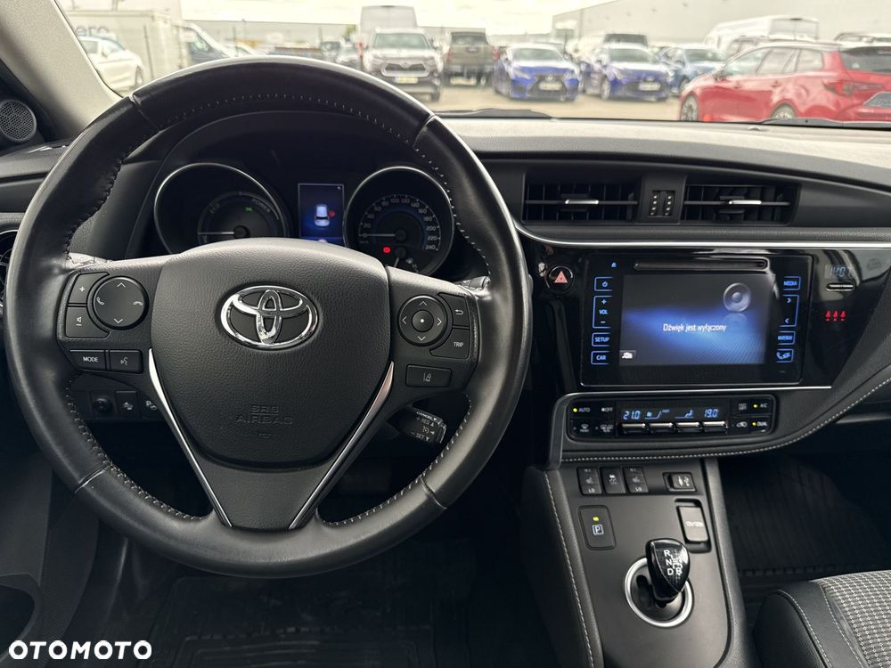 Toyota Auris - 10