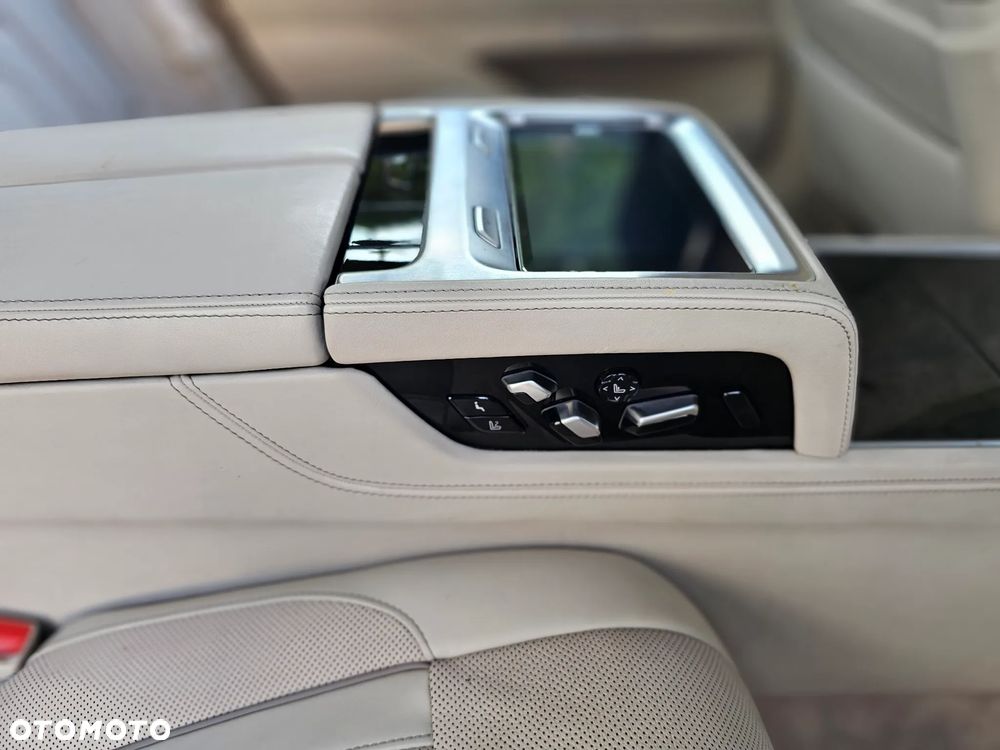 BMW Seria 7 750Li xDrive Edition Exclusive - 12