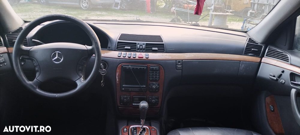 Dezmembrez Mercedes w220 - 2
