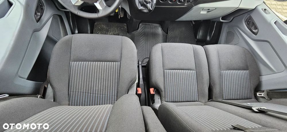 Ford Transit - 12