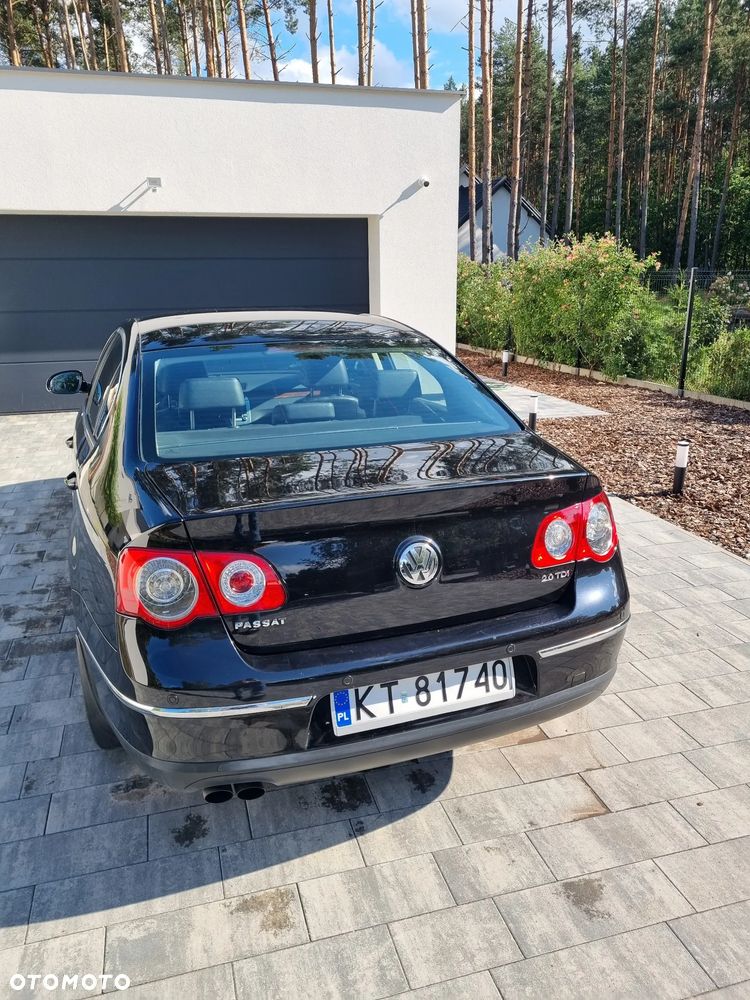 Volkswagen Passat 2.0 TDI DPF Highline - 4