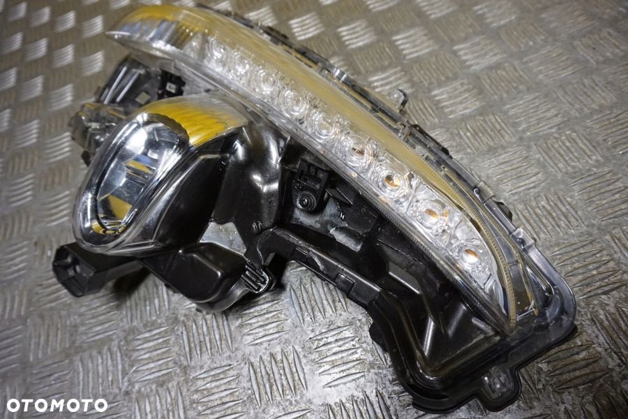 TOYOTA PRIUS PRIME 2017- LAMPA HALOGEN DRL LED PRAWA EU - 5