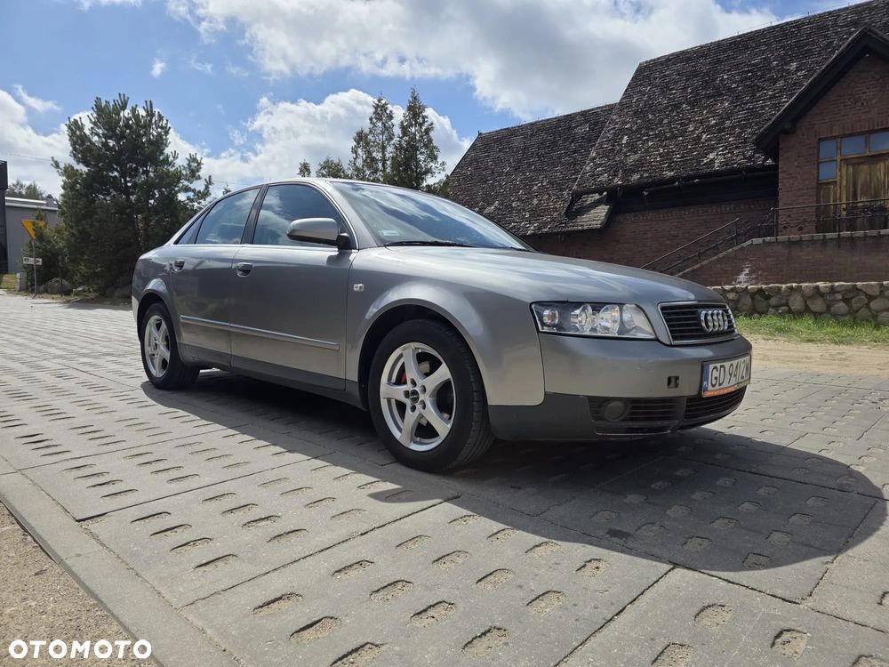 Audi A4 Limousine - 4