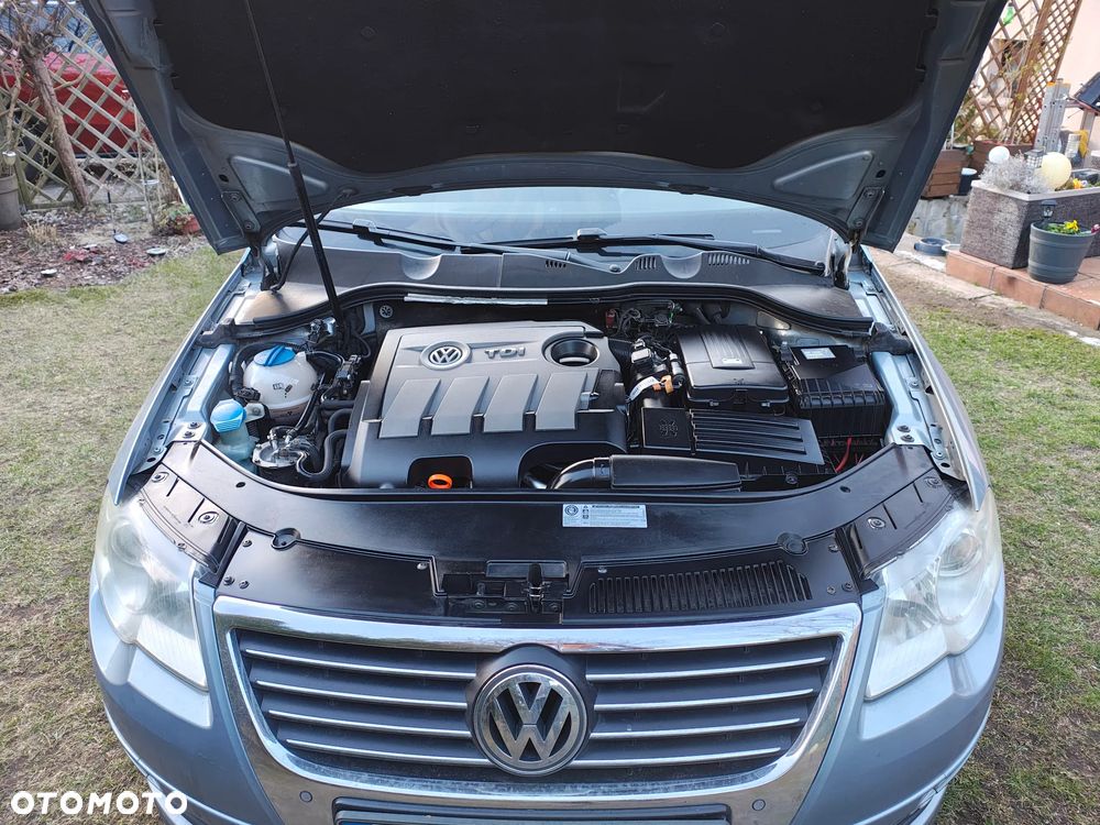 Volkswagen Passat 1.6 TDI Comfortline - 1