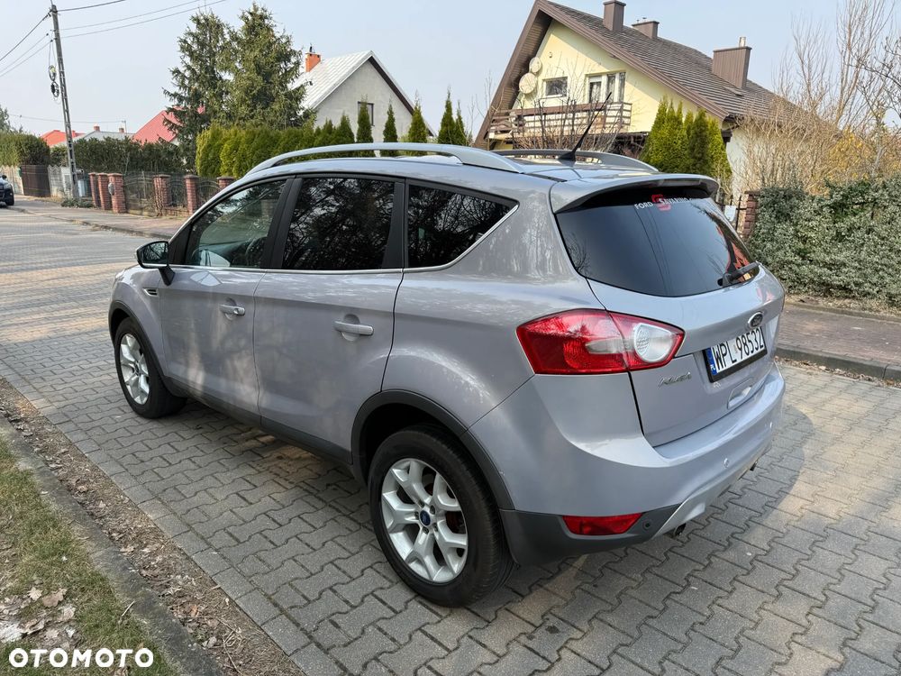 Ford Kuga 2.0 TDCi 2x4 Titanium - 10