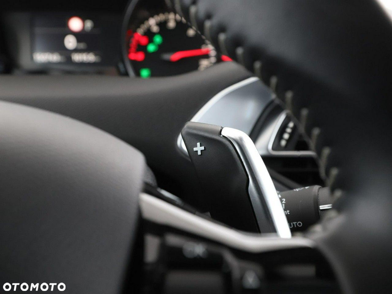 Peugeot 308 1.5 BlueHDi Allure S&S EAT6 - 33