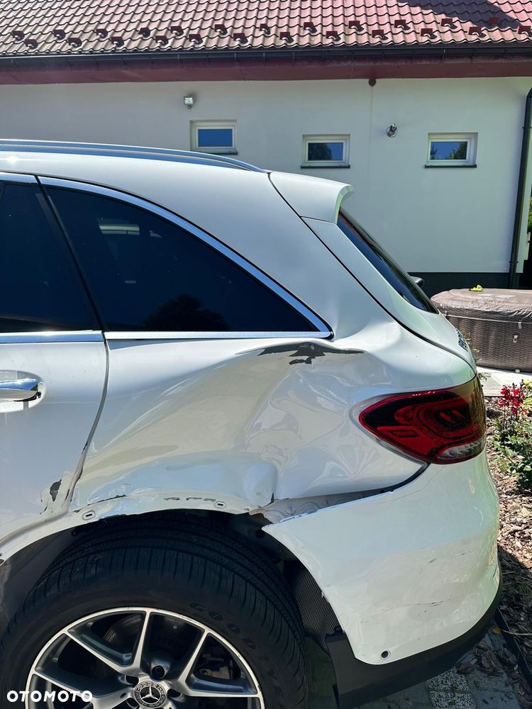 Mercedes-Benz GLC 300 4-Matic - 40