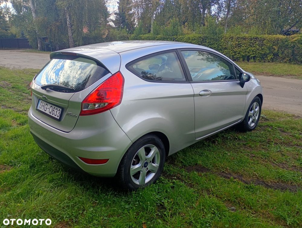 Ford Fiesta 2011 photo 4