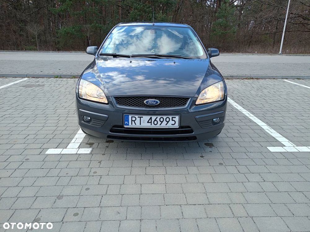 Ford Focus 1.6 Ambiente - 4