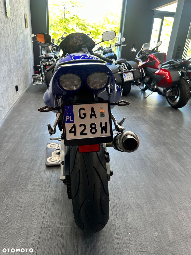 Yamaha R6 - 6
