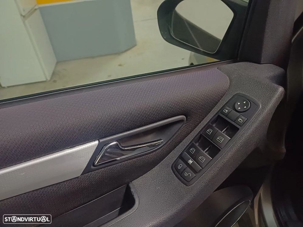 Mercedes-Benz B 180 CDI - 9