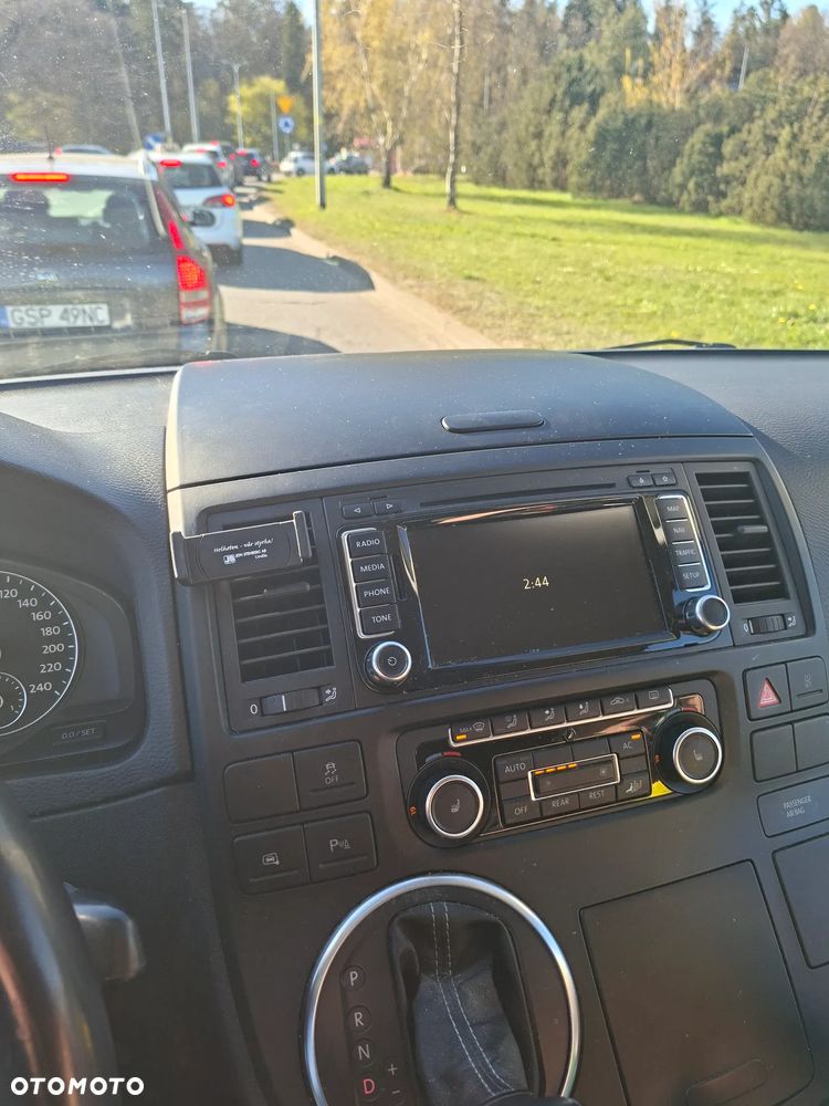 Volkswagen Multivan - 10