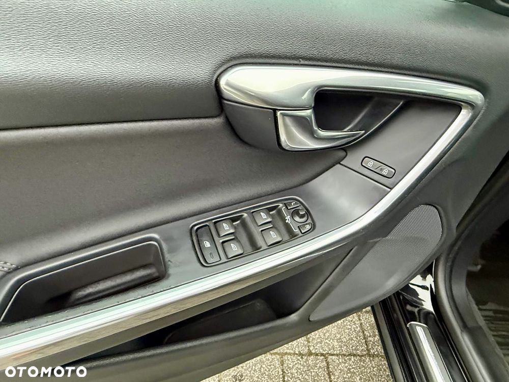 Volvo V60 D4 Momentum - 22