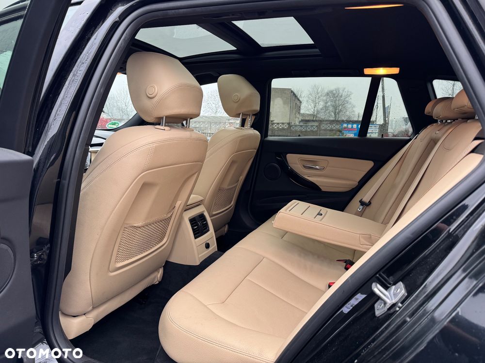 BMW Seria 3 320i Luxury Line - 20