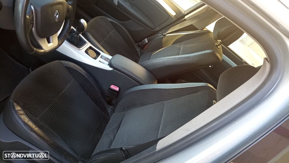 Renault Laguna Break 1.5 dCi Luxe - 9