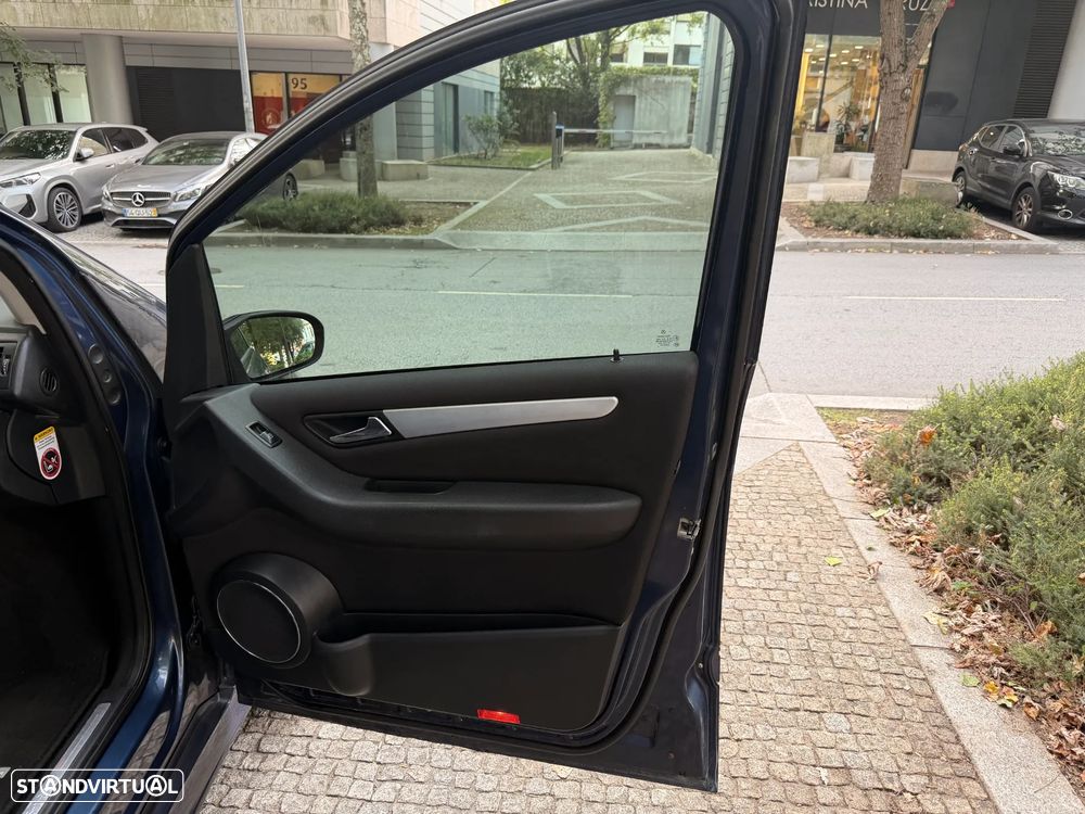 Mercedes-Benz B 180 CDi Autotronic - 16