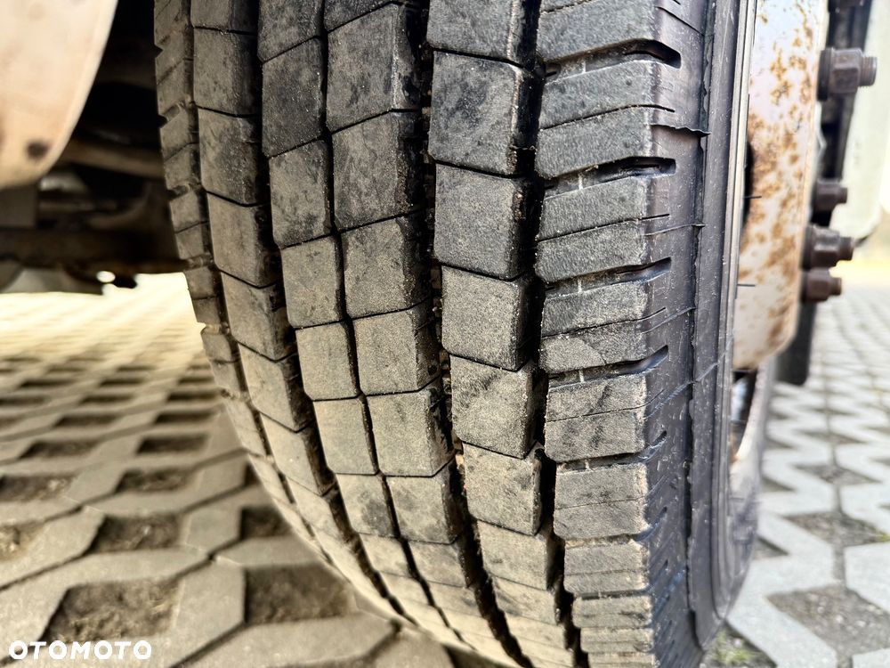 Mercedes-Benz Mediano 815 - 17