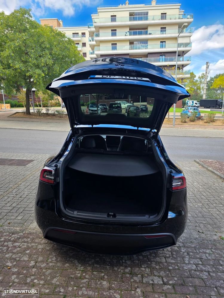 Tesla Model Y Long Range Dual Motor AWD - 7
