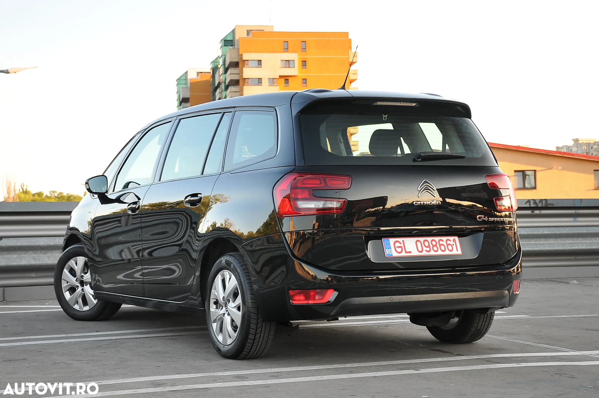 Citroën C4 Space Tourer Spacetourer BlueHDi 120 Stop&Start EAT6 SHINE - 11