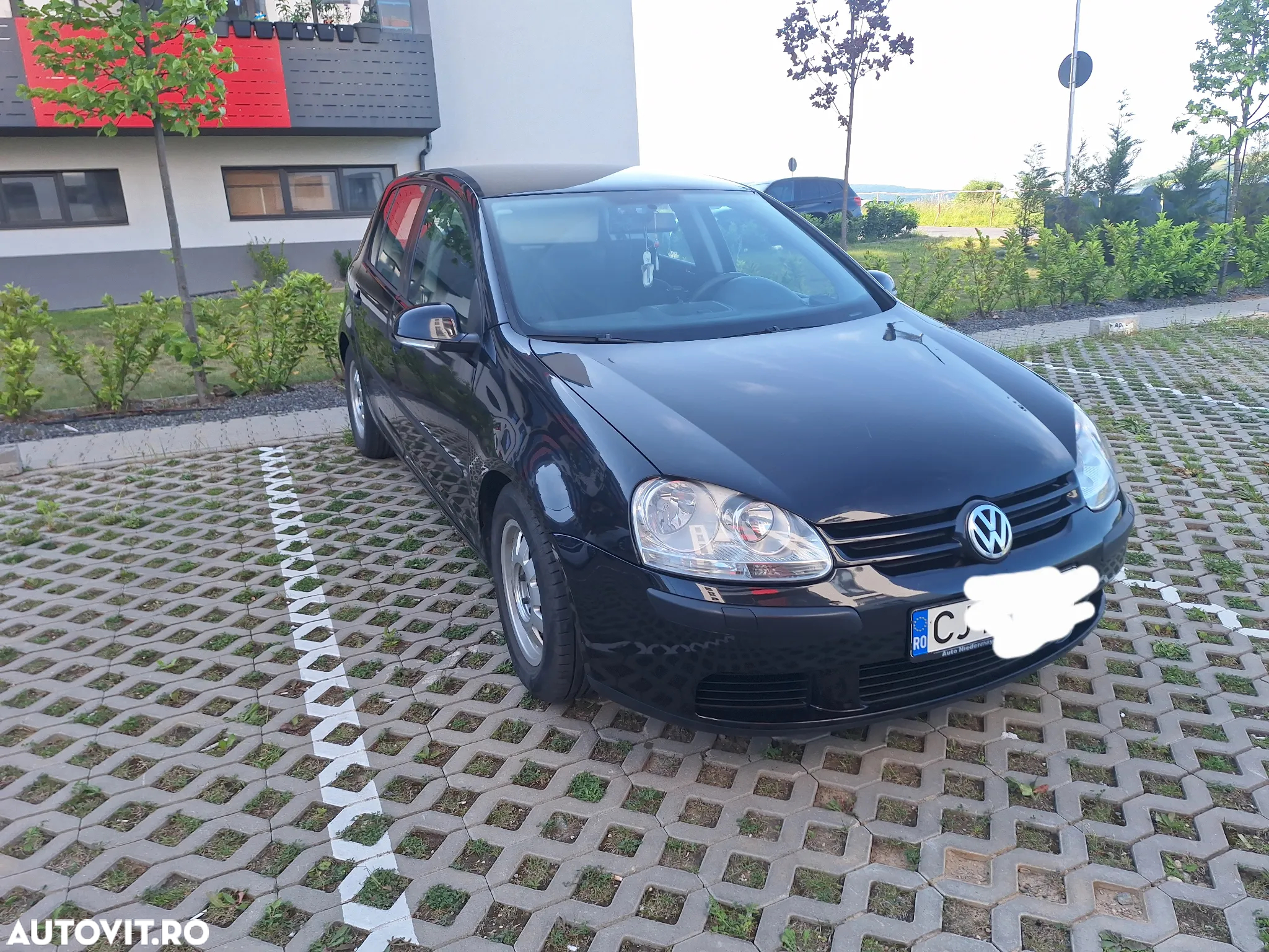 Volkswagen Golf 1.6 Comfortline Aut - 2