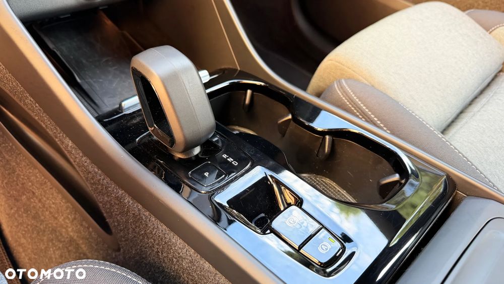 Volvo XC 40 B3 B DKG Ultra Black Edition - 25