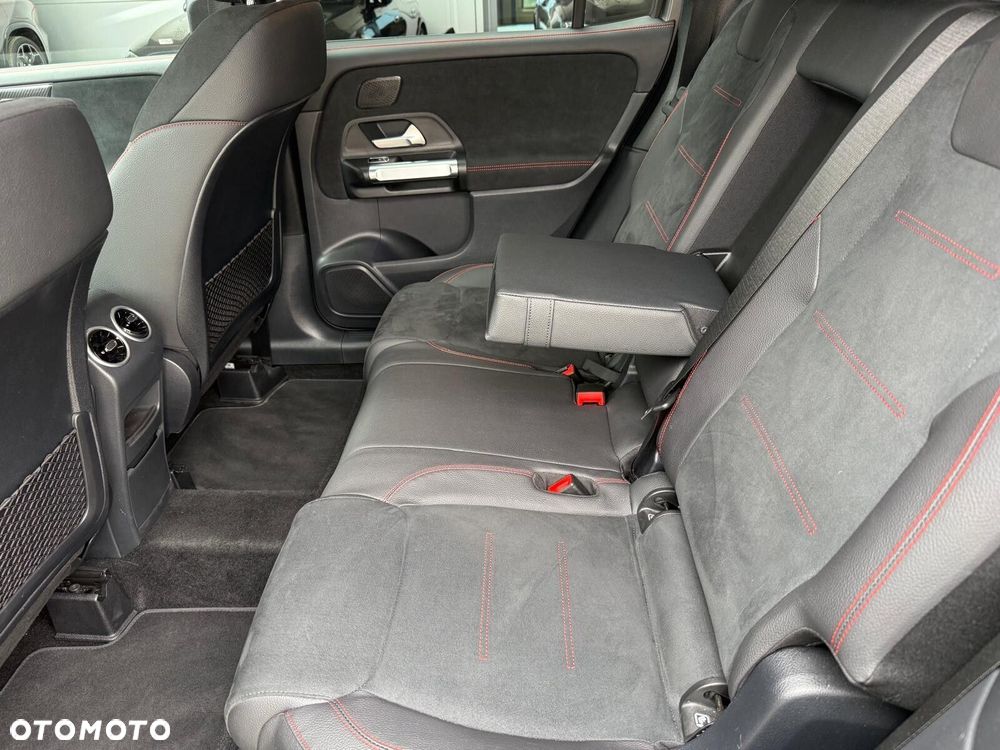 Mercedes-Benz GLB 200 d AMG Line 8G-DCT - 12
