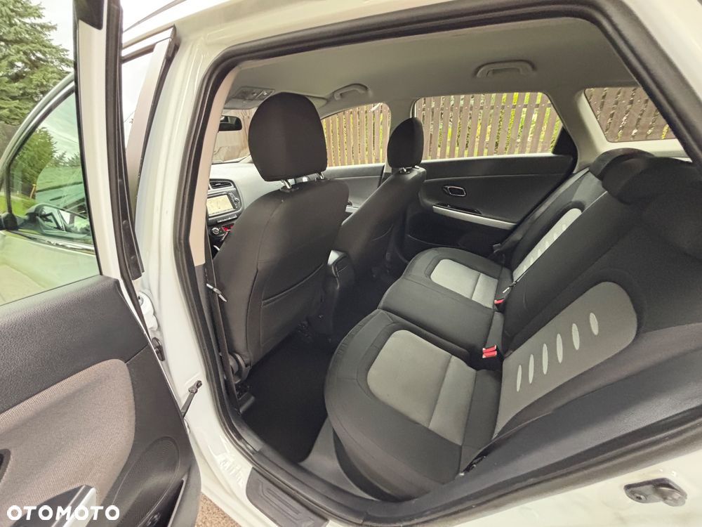 Kia Ceed 1.6 CRDi 128 ISG SW Dream-Team Edition - 17