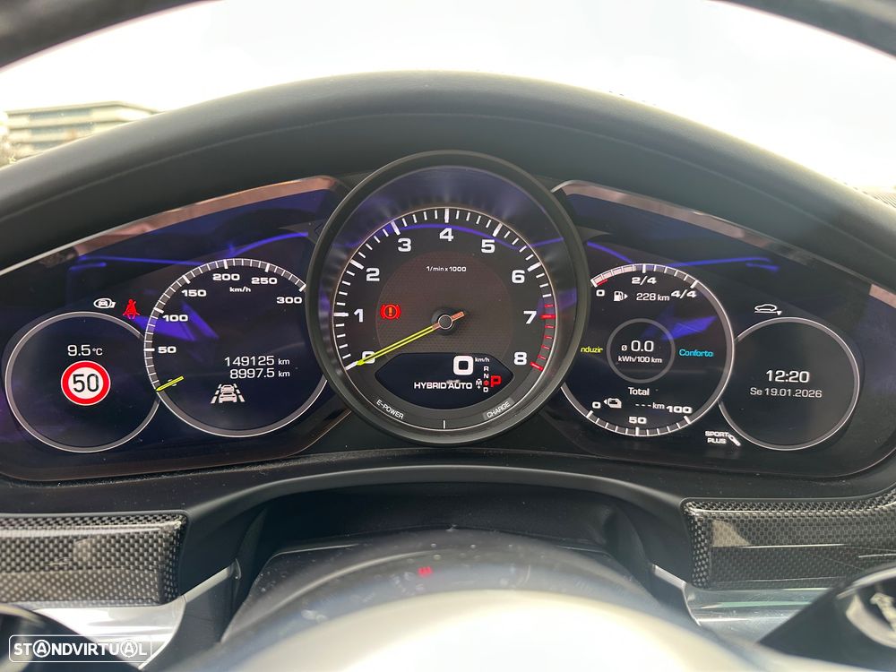 Porsche Panamera Sport Turismo 4 E-Hybrid - 21