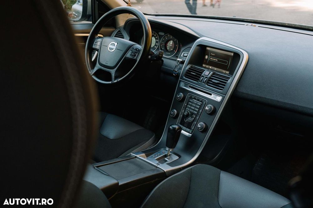 Volvo XC 60 2.4D AWD Momentum - 15