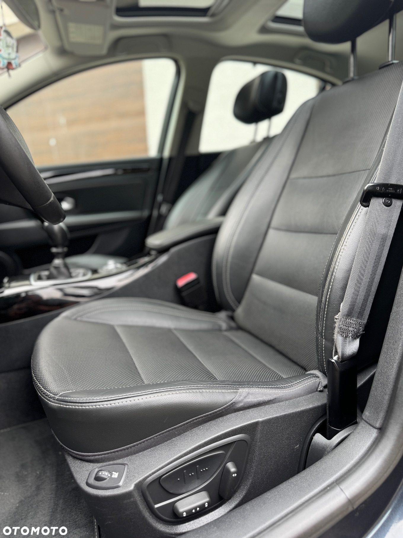 Renault Laguna dCi 180 FAP Initiale - 16