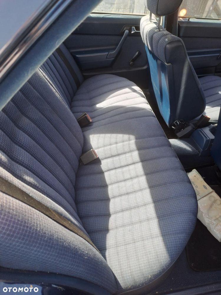 Mercedes-Benz W201 (190) - 9