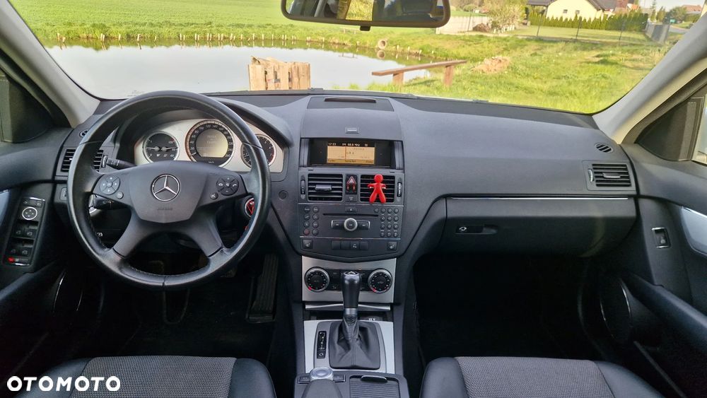 Mercedes-Benz Klasa C 200 (BlueEFFICIENCY) 7G-TRONIC Avantgarde - 26