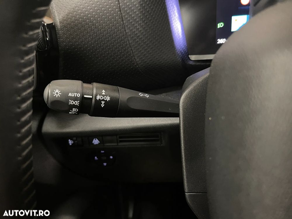 Citroën C4 1.5 BlueHDi S&S EAT8 Feel Pack - 26