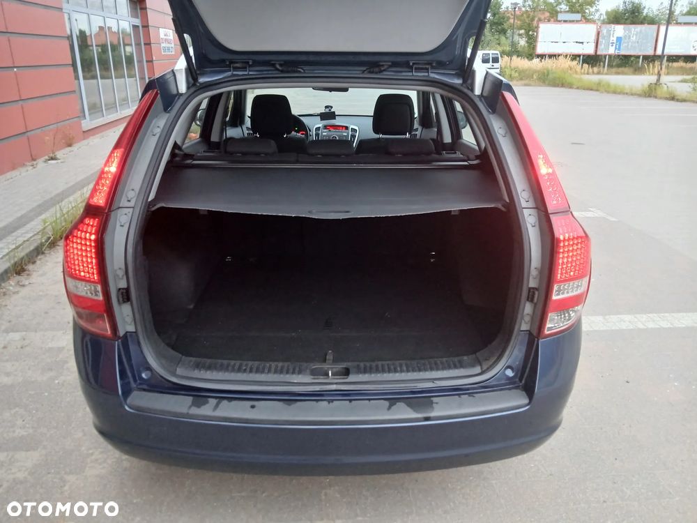 Kia Ceed 1.4 CVVT SW Vision - 9